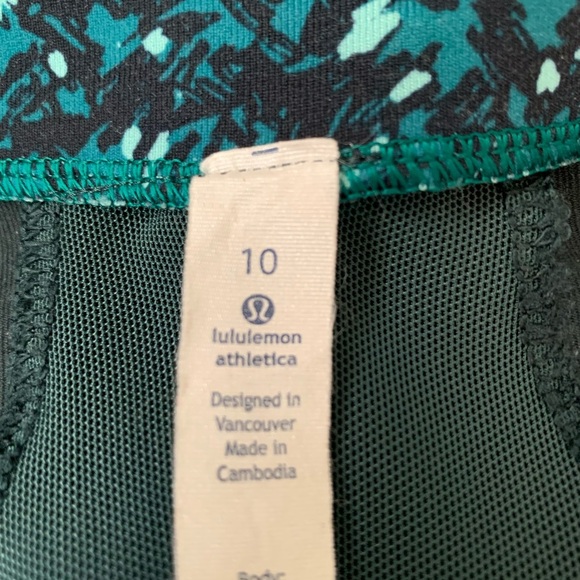 LuLulemon Define Jacket in Forrest Green with Multicolored Collar- Sz-10 - Picture 9 of 10
